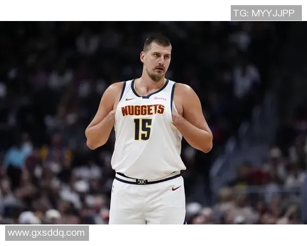 轻松写意！约基奇助攻布劳恩三分 3节26分钟拿下三双&开季4连三双